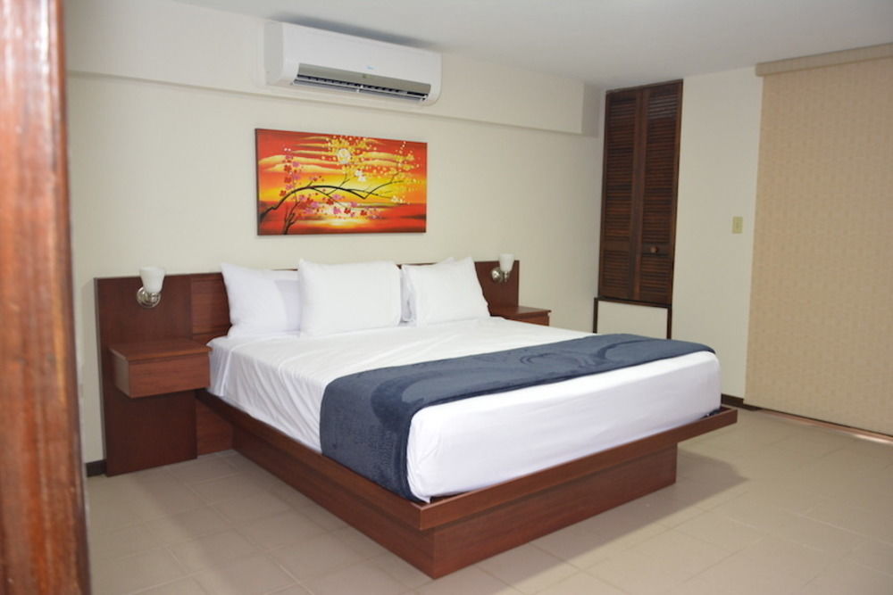 The Plaza Suites Humacao Exteriör bild